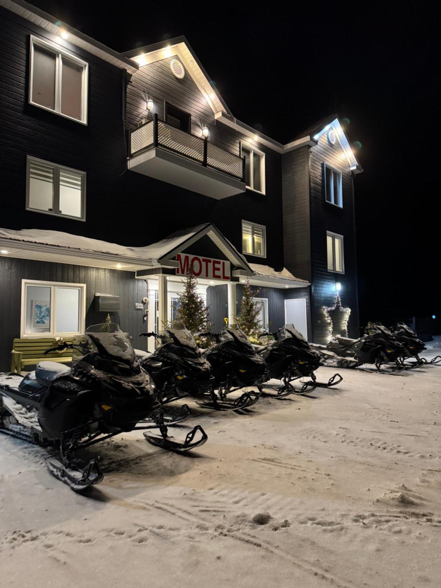Horizon 777 Hotel Saint-Siméon Екстериор снимка